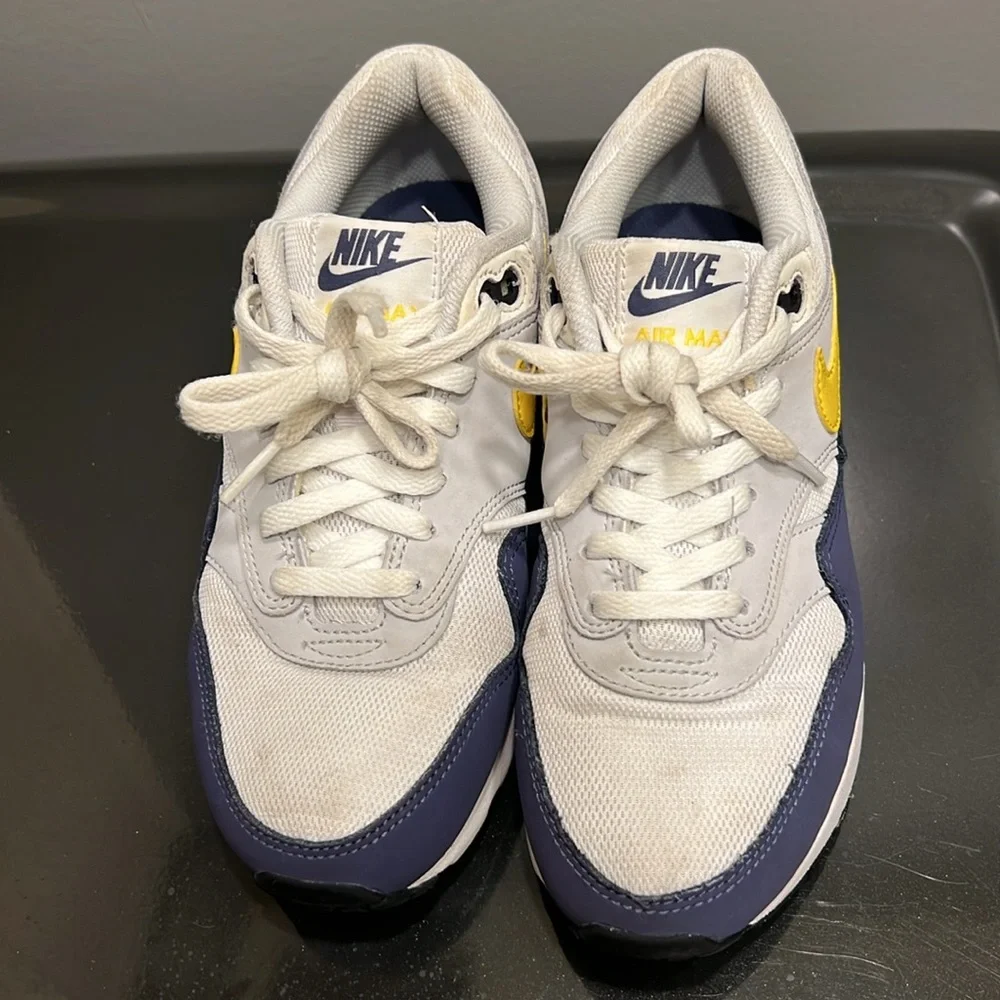 Kids size 4Y Nike air max navy blue white and yellow shoes - Picture 2 of 6